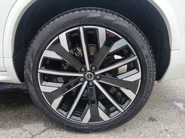 2026 Volvo XC90 Plus, B6 AWD Gas mild hybrid, Gasoline, Bright, 7 Seats