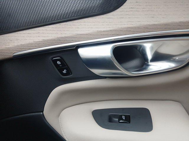 2026 Volvo XC90 Plus, B6 AWD Gas mild hybrid, Gasoline, Bright, 7 Seats