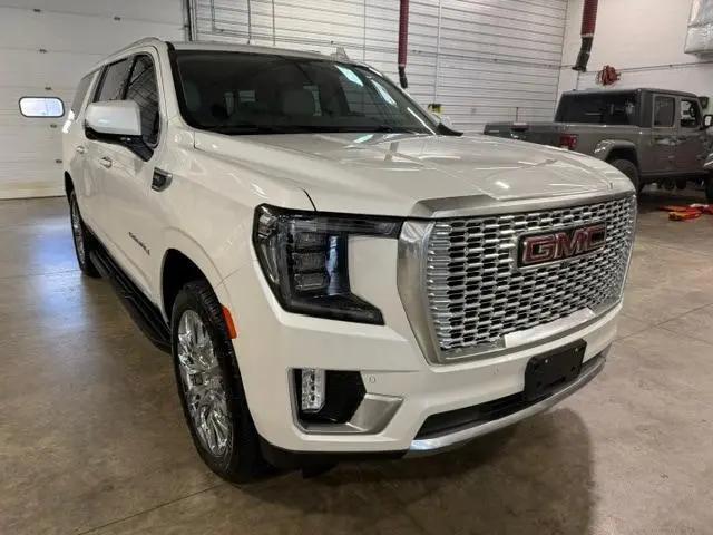 2021 GMC Yukon XL 4WD Denali for sale in Galena, IL