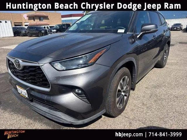 2022 Toyota Highlander XLE for sale in Huntington Beach, CA