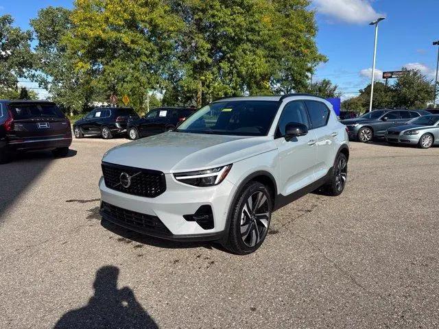 2026 Volvo XC40 Ultra, B5 AWD Gas mild hybrid, Dark for sale in Farmington Hills, MI
