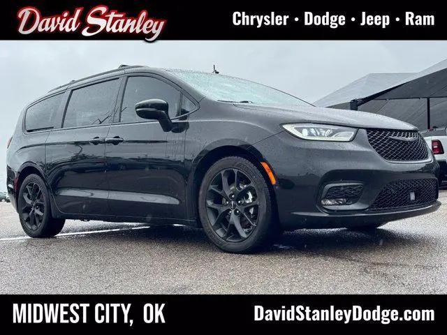 2023 Chrysler Pacifica Limited for sale in Oklahoma City, OK