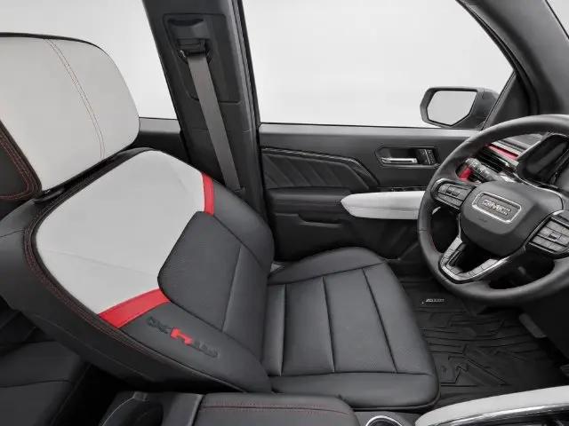 2023 GMC Canyon 4WD Crew Cab Short Box AT4X