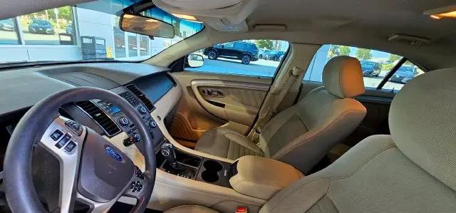 2018 Ford Taurus SE