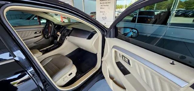 2018 Ford Taurus SE