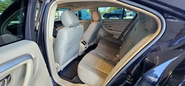 2018 Ford Taurus SE