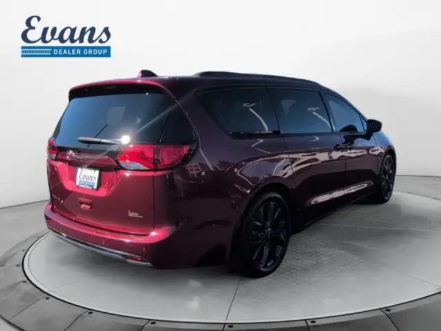 2018 Chrysler Pacifica Touring Plus