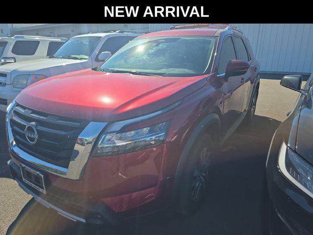2023 Nissan Pathfinder SL 4WD for sale in Crystal Lake, IL