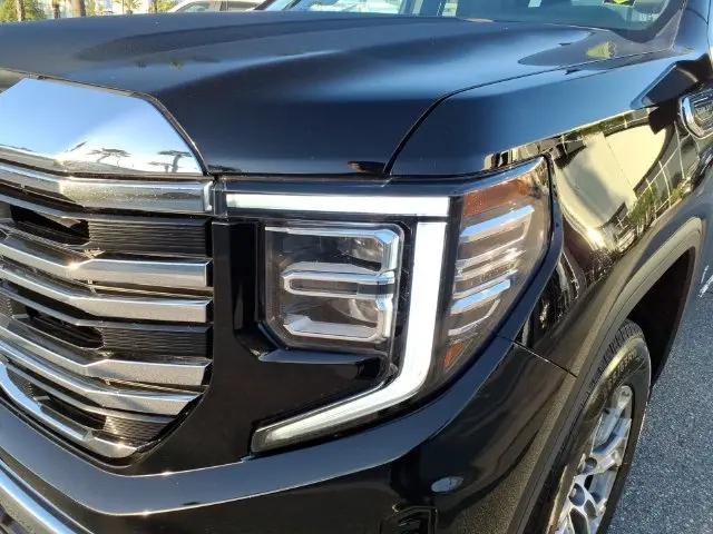 2025 GMC Sierra 1500 2WD Crew Cab Short Box SLT