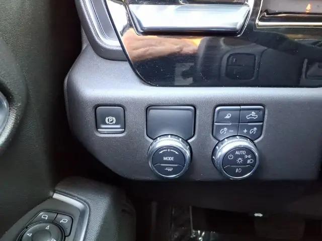 2025 GMC Sierra 1500 2WD Crew Cab Short Box SLT
