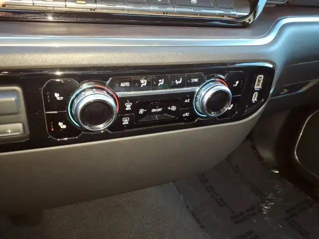 2025 GMC Sierra 1500 2WD Crew Cab Short Box SLT