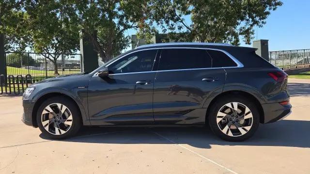 2021 Audi e-tron Prestige quattro