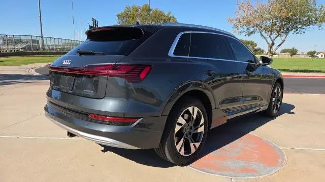 2021 Audi e-tron Prestige quattro