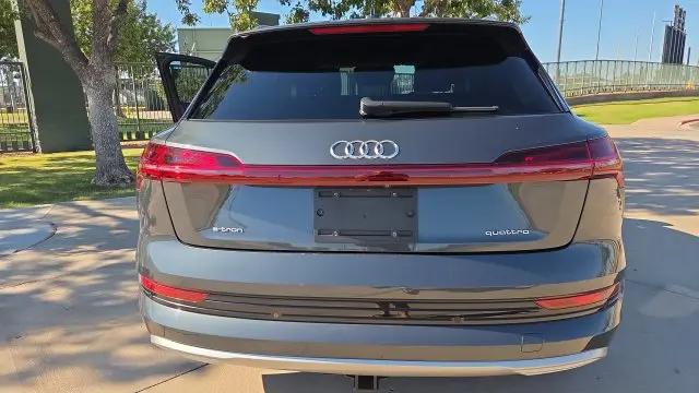 2021 Audi e-tron Prestige quattro