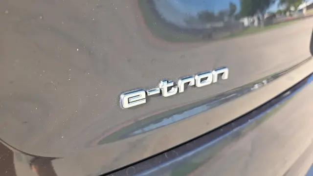 2021 Audi e-tron Prestige quattro
