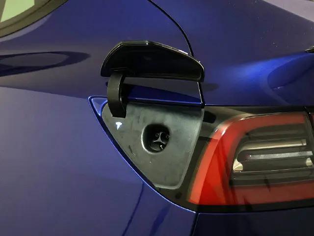 2024 Tesla Model Y Long Range Dual Motor All-Wheel Drive