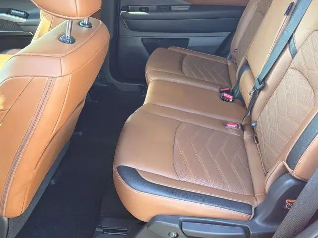 2024 Nissan Pathfinder Platinum FWD