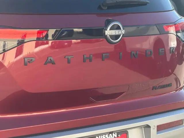 2024 Nissan Pathfinder Platinum FWD