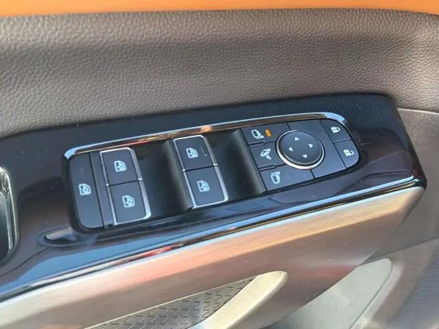 2024 Nissan Pathfinder Platinum FWD