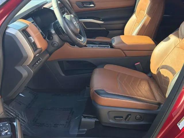 2024 Nissan Pathfinder Platinum FWD