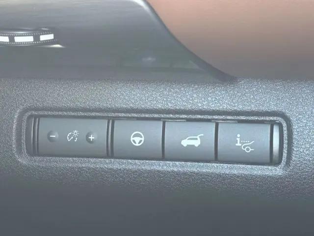 2024 Nissan Pathfinder Platinum FWD