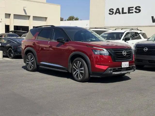 2024 Nissan Pathfinder Platinum FWD