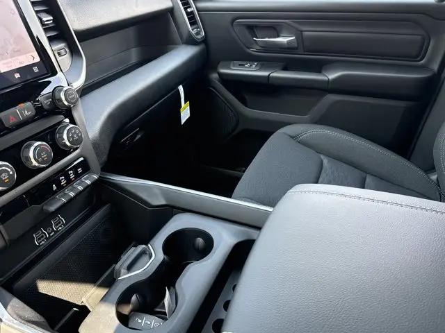 2026 Ram 1500 Express Crew Cab 4x4 57 Box