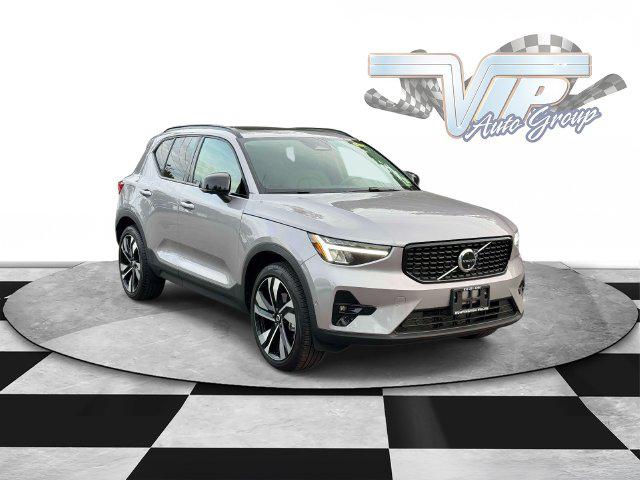 2026 Volvo XC40 Plus, B5 AWD Gas mild hybrid, Dark for sale in Huntington, NY