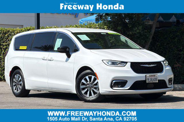 2024 Chrysler Pacifica Hybrid Select for sale in Santa Ana, CA