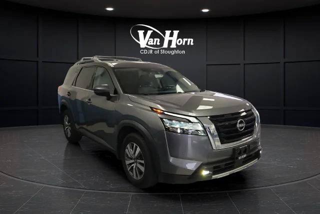 2022 Nissan Pathfinder SL 4WD for sale in Stoughton, WI