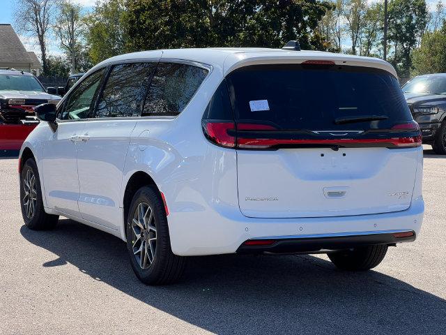 2027 Chrysler Pacifica Limited AWD