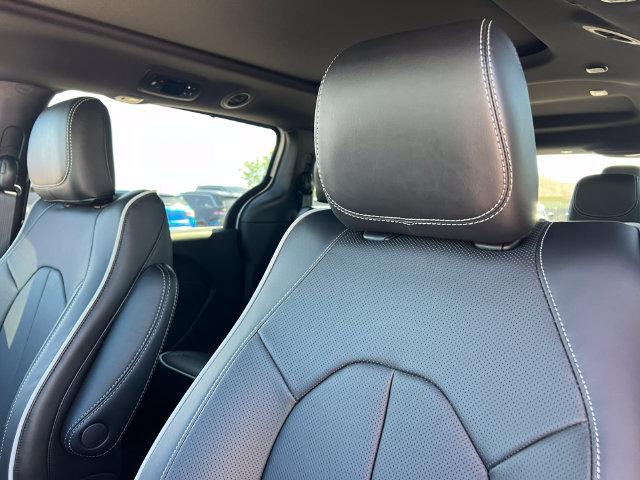 2027 Chrysler Pacifica Limited AWD