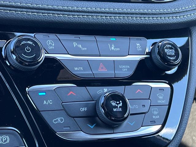 2027 Chrysler Pacifica Limited AWD