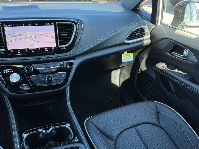 2027 Chrysler Pacifica Limited AWD