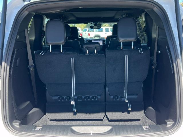 2027 Chrysler Pacifica Limited AWD