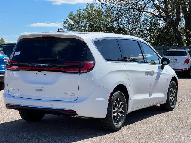 2027 Chrysler Pacifica Limited AWD
