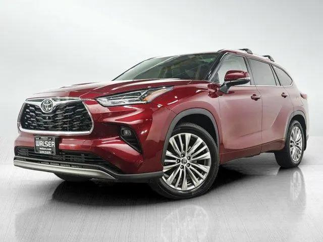 2022 Toyota Highlander Platinum for sale in Burnsville, MN