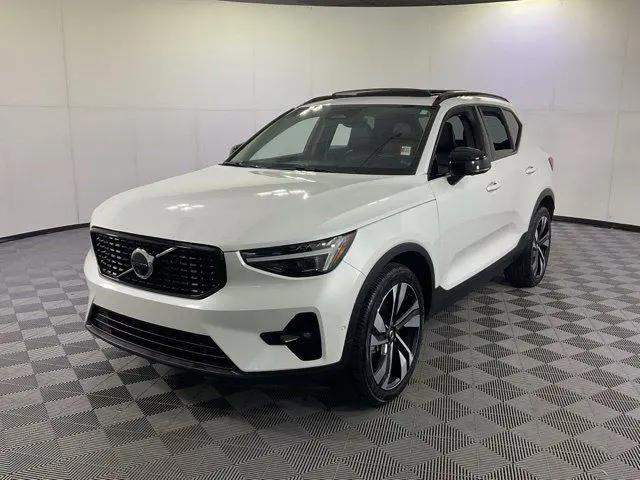 2023 Volvo XC40 B5 Ultimate Dark Theme for sale in Fort Wayne, IN