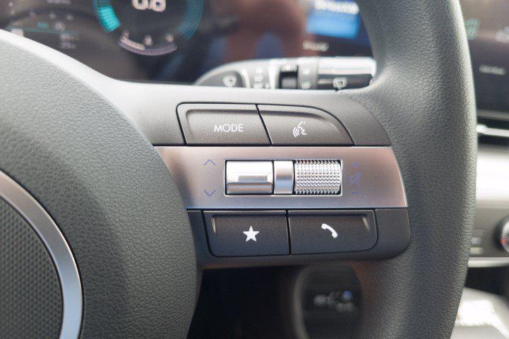 New 2027 Gray HYUNDAI SE FWD image 24