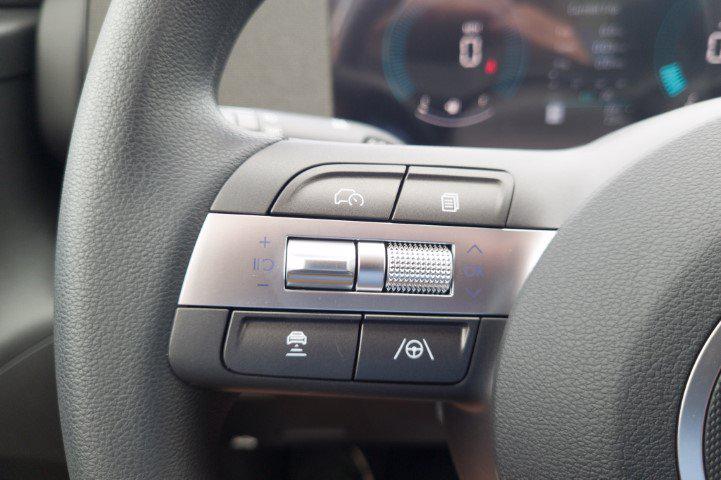 New 2027 Gray HYUNDAI SE FWD image 25