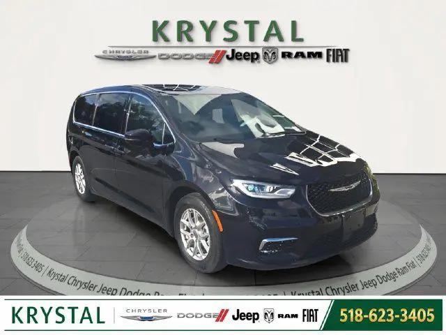 2025 Chrysler Pacifica Select for sale in Warrensburg, NY