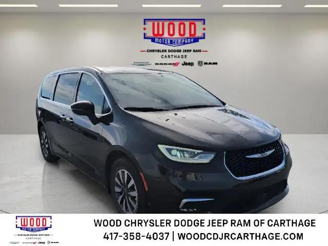 2023 Chrysler Pacifica Hybrid Touring L for sale in Carthage, MO