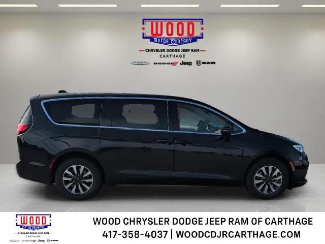 2023 Chrysler Pacifica Hybrid Touring L for sale in Carthage, MO