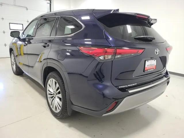 2023 Toyota Highlander Platinum