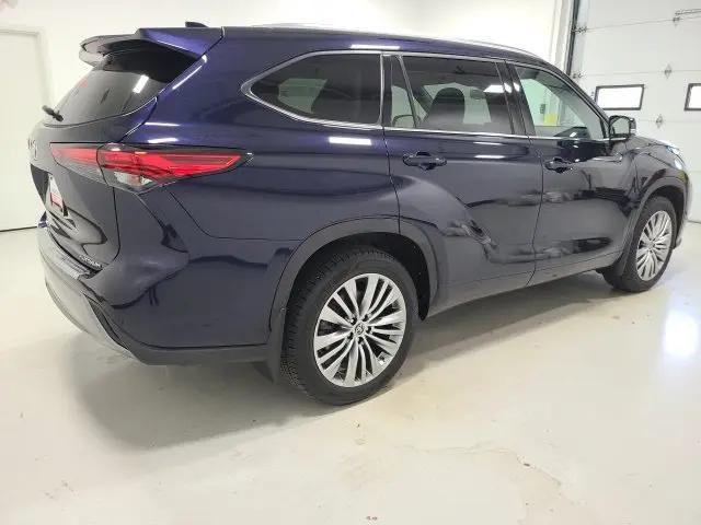 2023 Toyota Highlander Platinum