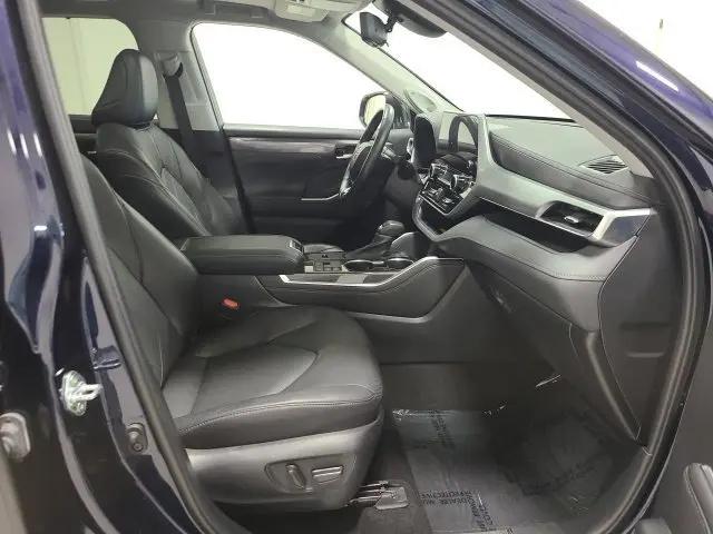 2023 Toyota Highlander Platinum