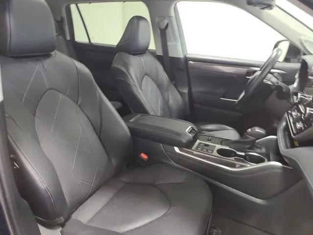 2023 Toyota Highlander Platinum