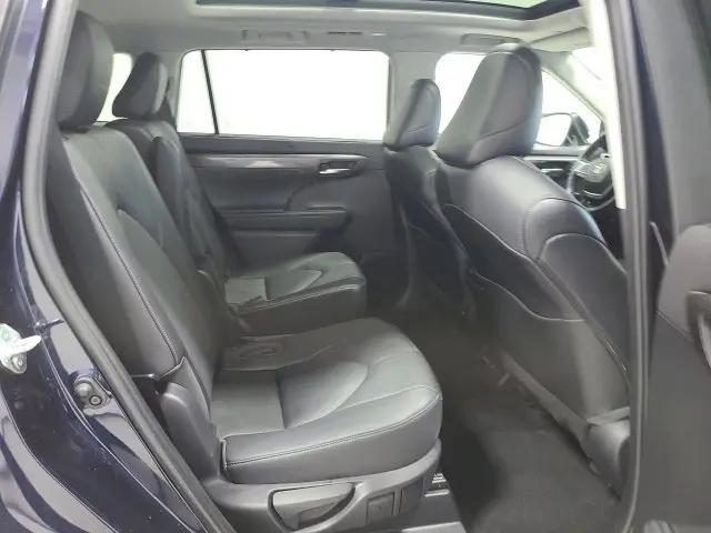 2023 Toyota Highlander Platinum