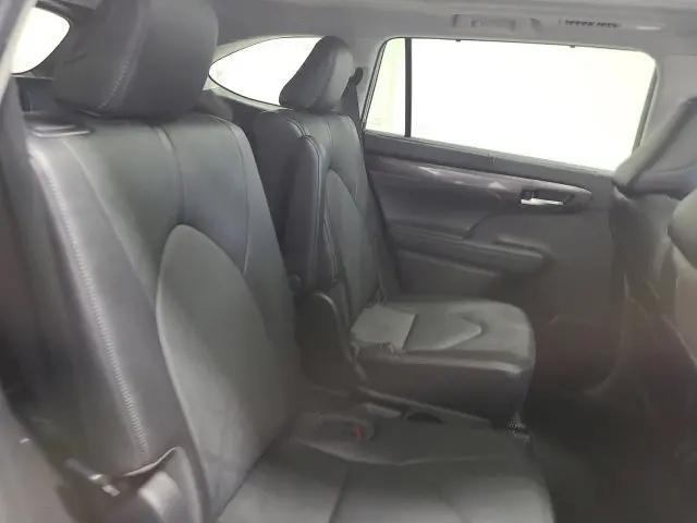 2023 Toyota Highlander Platinum