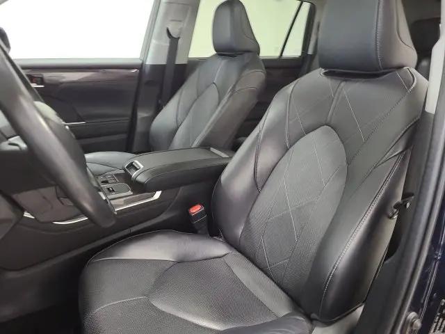 2023 Toyota Highlander Platinum
